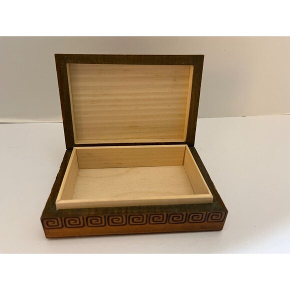 Polish Folk Art Hinged Wood Burned Trinket Box Red Green Flowers Vintage - Picture 3 of 7